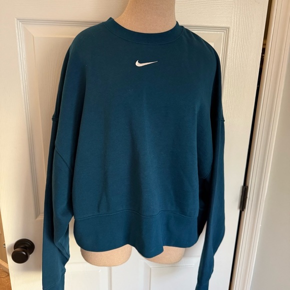 Nike Tops - Nike Sportswear Phoenix Fleece Women's Over-Oversized Crew-neck Sweatshirt M